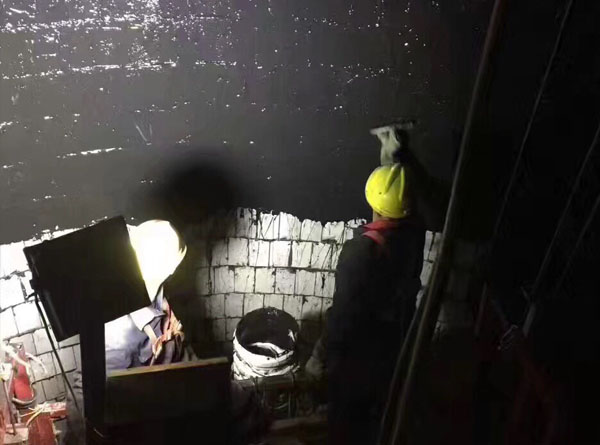 煙囪拆除